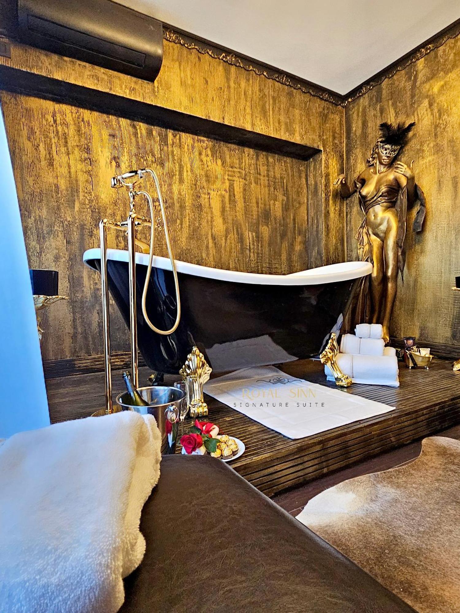 Royal Sinn Signature Suite Bucarest Esterno foto